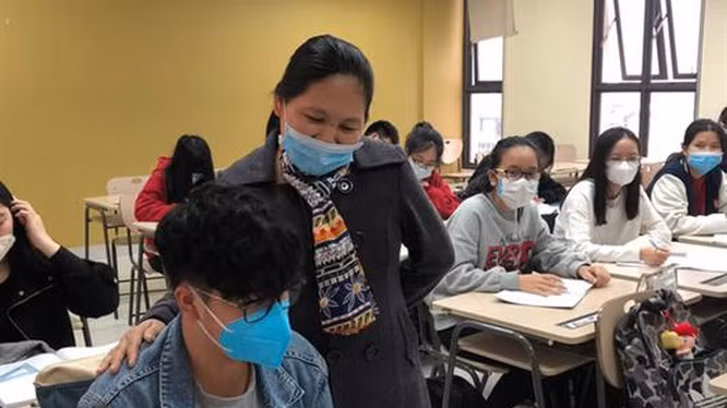 Giáo viên, học sinh đeo khẩu trang để phòng bệnh. Ảnh: Bộ GD&ĐT.