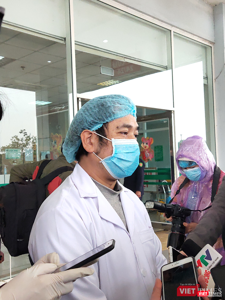 BS. Nguyễn Trung Cấp chia sẻ về những ngày chiến đấu với dịch bệnh. Ảnh: Minh Thúy