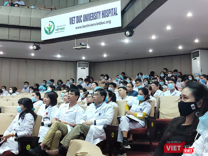 Các bác sĩ tại Bệnh viện Hữu Nghị Việt Đức tại buổi hội thảo. Ảnh: Minh Thúy