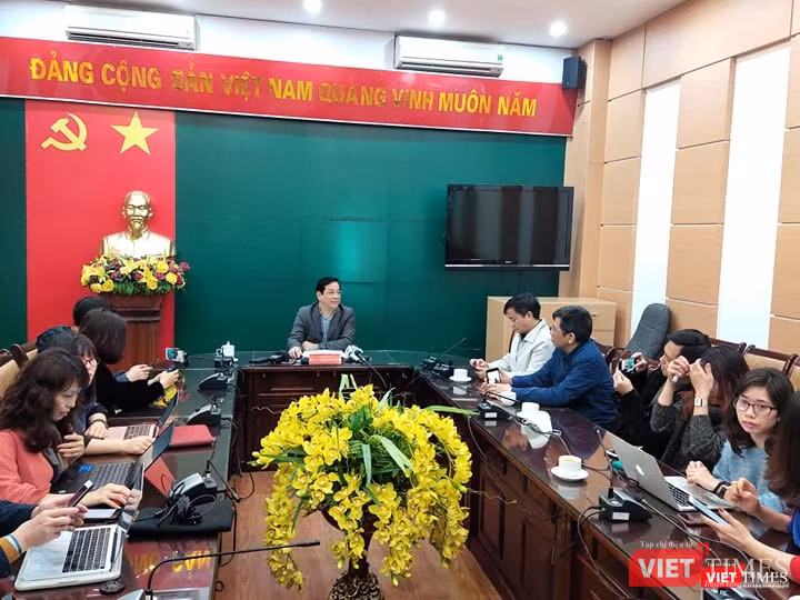 Toàn cảnh cuộc họp cung cấp thông tin về dịch bệnh viêm đường hô hấp cấp do nCoV. Ảnh: Minh Thúy Toàn cảnh cuộc họp cung cấp thông tin về dịch bệnh viêm đường hô hấp cấp do nCoV. Ảnh: Minh Thúy