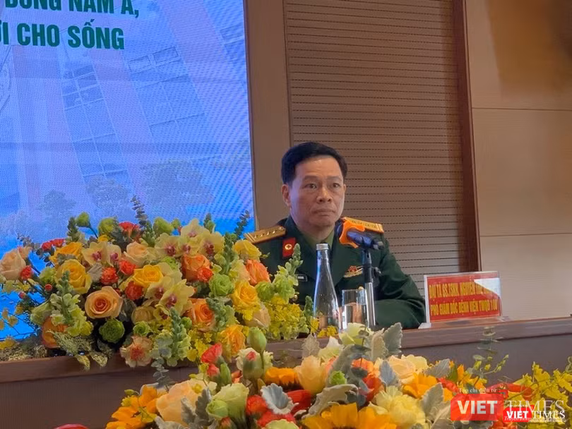 GS. TSKH. TTND. Nguyễn Thế Hoàng - Phó Giám đốc Ngoại khoa Bệnh viện Trung ương Quân đội 108. Ảnh: Thanh Hằng