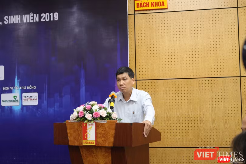 GS. TS. Đinh Văn Phong – Phó hiệu trưởng Trường Đại học Bách khoa Hà Nội, Phó trưởng ban chỉ đạo, trưởng ban tổ chức GS. TS. Đinh Văn Phong – Phó hiệu trưởng Trường Đại học Bách khoa Hà Nội, Phó trưởng ban chỉ đạo, trưởng ban tổ chức