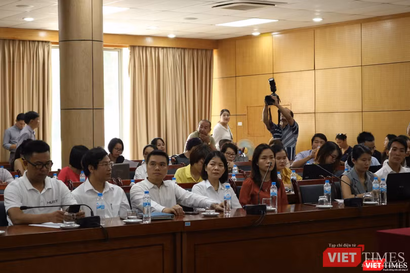 Các đại biểu tham dự buổi gặp mặt báo chí Các đại biểu tham dự buổi gặp mặt báo chí