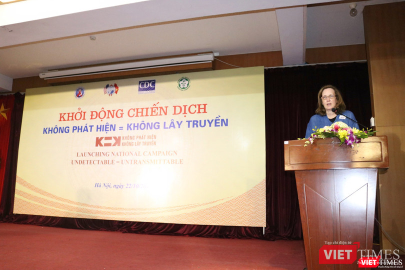 Bà Caryn R. McClelland – Phó Đại sứ hoa Kỳ tại Việt Nam