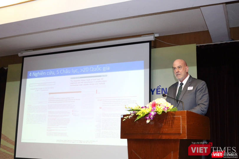 TS. John Blanford – Giám đốc CDC tại Việt Nam