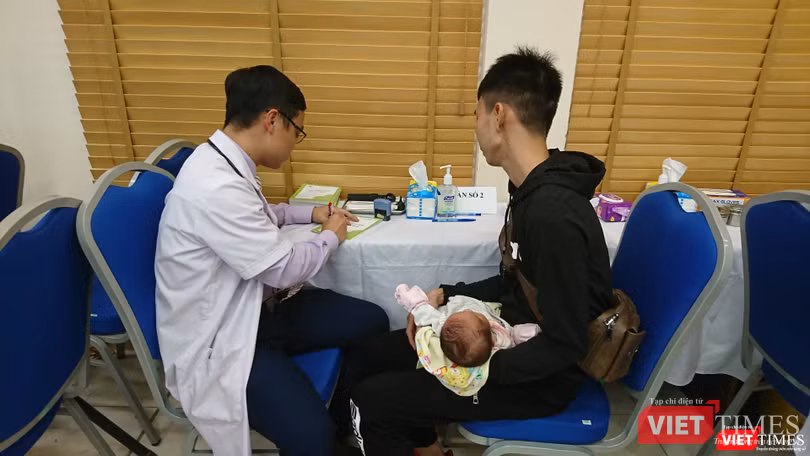 Trẻ sinh non được khám miễn phí