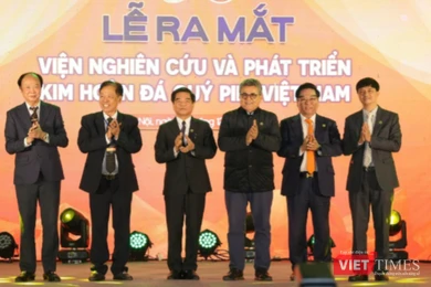 Ứng dụng AI và Blockchain để minh bạch hóa thị trường kim cương, đá quý