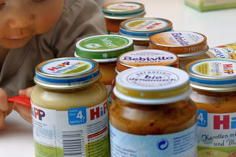 Người phát ngôn của chuỗi siêu thị Spar cho biết việc thu hồi sản phẩm là biện pháp phòng ngừa và ảnh hưởng đến 1.500 cửa hàng tại Áo. Ảnh: Agencja Fotograficzna Caro/Alamy.