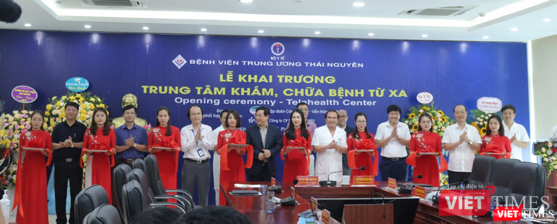 Lễ khai trương Trung tâm khám chữa bệnh từ xa tại BV TW Thái Nguyên.