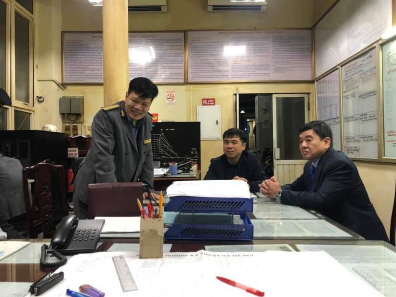 Tuyên bố "dừng chạy tàu" - hàng ngàn người lao động bàng hoàng (Ảnh: AT) Tuyên bố "dừng chạy tàu" - hàng ngàn người lao động bàng hoàng (Ảnh: AT)