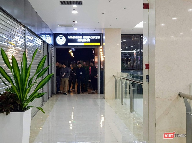 Các cơ quan chức năng tới làm việc với BTC trong sáng 16/3. Các cơ quan chức năng tới làm việc với BTC trong sáng 16/3.