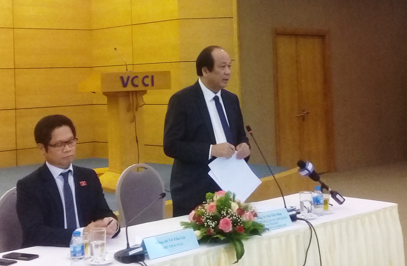 Tổ trưởng Tổ công tác Mai Tiến Dũng phát biểu tại buổi làm việc.