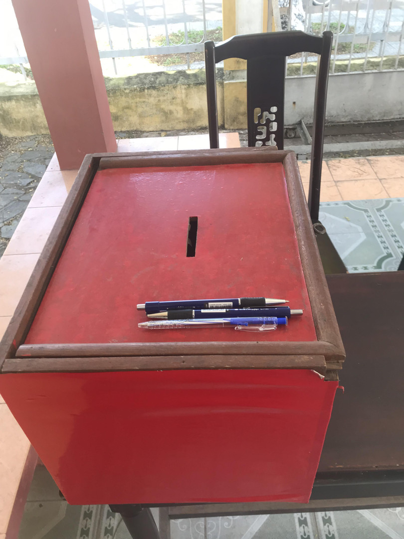 Hòm phiếu ý kiến người dân