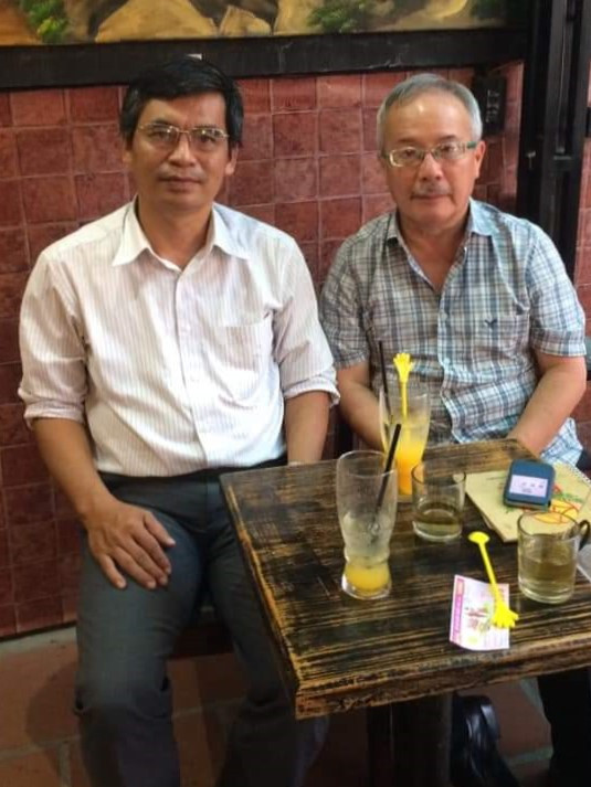 TS Trần Công Tâm (phải) và tác giả bài viết
