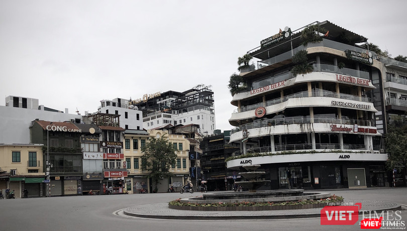 Những ngày cách ly xã hội, tất cả các hàng quán đều phải đóng cửa.