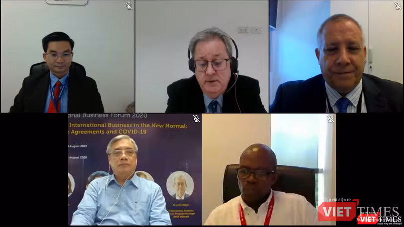 Các diễn giả tham dự diễn đàn trực tuyến từ nhiều đầu cầu. Các diễn giả tham dự diễn đàn trực tuyến từ nhiều đầu cầu.