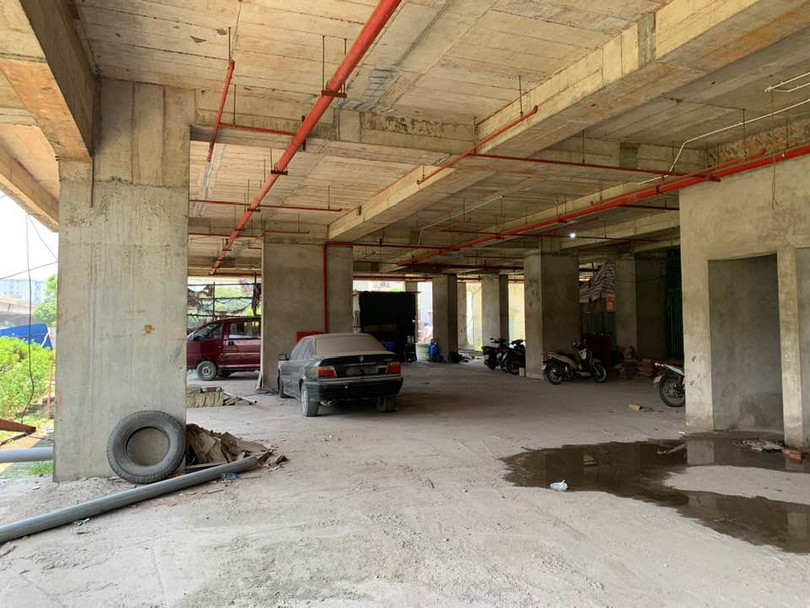 Gần 10 năm đã trôi qua khu chung cư vẫn chỉ là ... phần thô. Gần 10 năm đã trôi qua khu chung cư vẫn chỉ là ... phần thô.