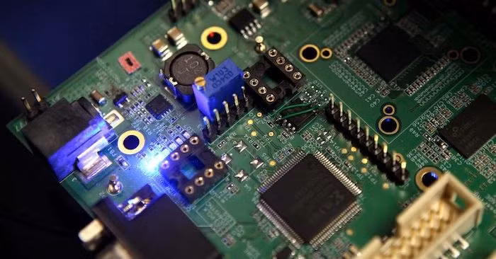 Kể từ năm ngoái, lệnh cấm bán các sản phẩm vi mạch và đình chỉ hỗ trợ kỹ thuật của Mỹ đã khiến nhiều công ty công nghệ cao Trung Quốc bị tê liệt. (Ảnh: Justin Sullivan) Kể từ năm ngoái, lệnh cấm bán các sản phẩm vi mạch và đình chỉ hỗ trợ kỹ thuật của Mỹ đã khiến nhiều công ty công nghệ cao Trung Quốc bị tê liệt. (Ảnh: Justin Sullivan)