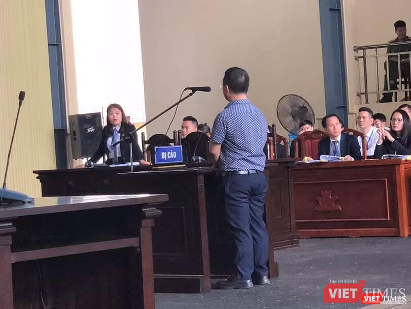 Bị cáo nguyễn Văn Dương - Chủ tịch HĐTV Công ty TNHH đầu tư phát triển an ninh công nghệ cao (viết tắt là CNC) bị truy tố về hai tội “tổ chức đánh bạc” và “rửa tiền”.