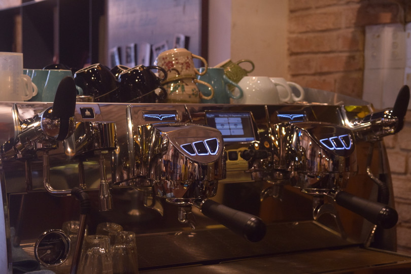 Chiếc máy pha cà phê này ngang giá chiếc ô tô (Ảnh HB)