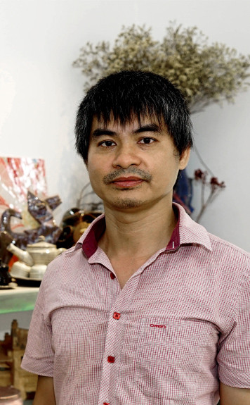 Anh Nguyễn Hồng Tân, chủ xưởng Gốm Chi.