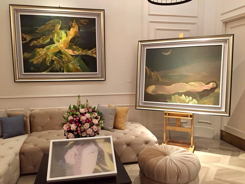 Tranh ở đêm Art Night của Lythi Auction. Tranh ở đêm Art Night của Lythi Auction.