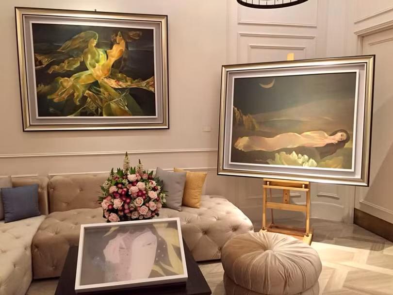 Tranh ở đêm Art Night của Lythi Auction.