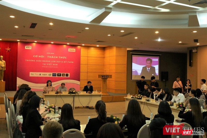 Diễn đàn: "Vị thế thương hiệu ngành làm đẹp và mỹ phẩm tại Việt Nam: Cơ hội - thách thức" tổ chức tại Hà Nội chiều 15/10.