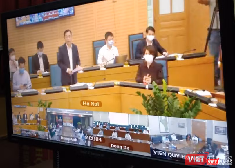 Giám đốc Sở Y tế Hà Nội Nguyễn Khắc Hiền phát biểu trong cuộc họp giao ban trực tuyến của Ban Chỉ đạo Phòng, chống dịch COVID-19 chiều nay. Ảnh chụp màn hình họp trực tuyến.
