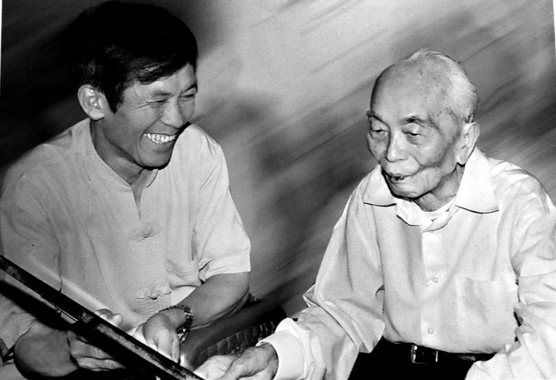 Đại tướng Võ Nguyên Giáp và Nghệ sĩ Trần Hồng