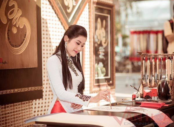 Thư pháp ngày càng được lớp trẻ yêu thích Thư pháp ngày càng được lớp trẻ yêu thích