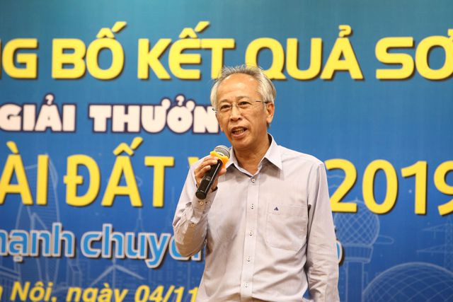 TS.Nguyễn Long - Chủ tịch Hội đồng Sơ khảo Nhân tài Đất Việt 2019 chia sẻ về những điểm đáng chú ý của giải thưởng. Ts Nguyễn Long - Chủ tịch Hội đồng Giám khảo Giải thưởng Nhân tài Đất Việt 2019 chia sẻ về những nét mới của Giải thưởng.
