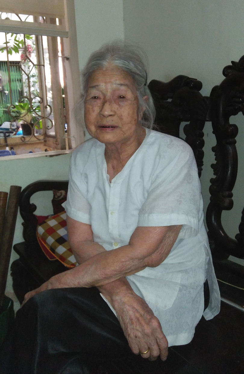 Nghệ nhân Nguyễn Thị Dần gần 100 tuổi mà vẫn mẫn tiệp Nghệ nhân Nguyễn Thị Dần gần 100 tuổi mà vẫn mẫn tiệp