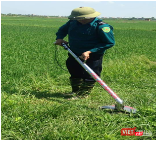 Anh Nguyễn Thế Thư và chiếc máy cắt cỏ bằng tay thân thiện với môi trường Anh Nguyễn Thế Thư và chiếc máy cắt cỏ bằng tay thân thiện với môi trường