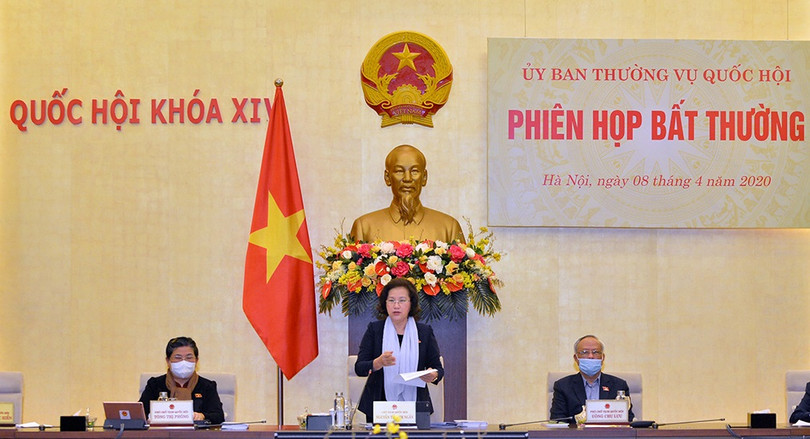 Chủ tịch Quốc hội Nguyễn Thị Kim Ngân chủ trì phiên họp bất thường của Thường vụ Quốc hội để xem xét, cho ý kiến về các biện pháp hỗ trợ người dân gặp khó khăn do đại dịch COVID-19. Ảnh: Quochoi.vn