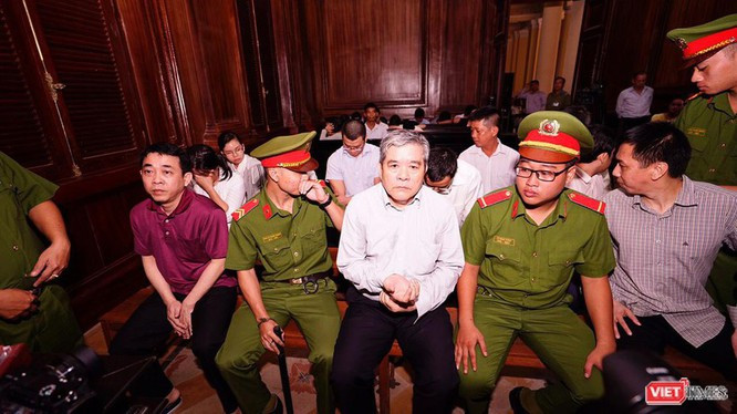 Các bị cáo tại phiên sơ thẩm lần 2