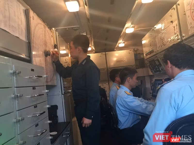 Có 3 tập thể và 1 cá nhân trong trung đoàn được tặng danh hiệu Anh hùng lực lượng vũ trang nhân dân. Có 3 tập thể và 1 cá nhân trong trung đoàn được tặng danh hiệu Anh hùng lực lượng vũ trang nhân dân.