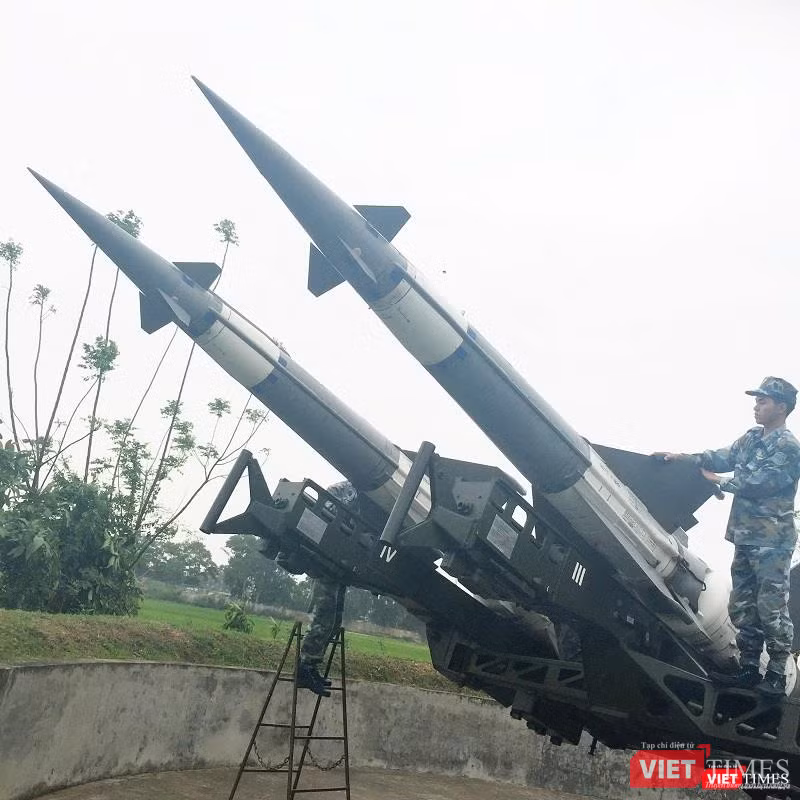 Nhiệm vụ lúc đó của Đoàn Sông La (mật danh của trung đoàn) là đánh địch bảo vệ giao thông vận chuyển trên Đường 1 từ Hà Tĩnh đến Bắc sông Gianh-Quảng Bình. Nhiệm vụ lúc đó của Đoàn Sông La (mật danh của trung đoàn) là đánh địch bảo vệ giao thông vận chuyển trên Đường 1 từ Hà Tĩnh đến Bắc sông Gianh-Quảng Bình.