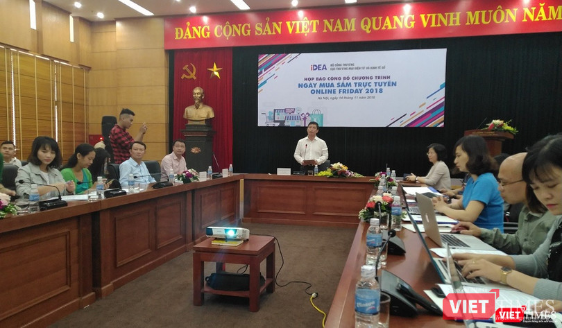 Cục trưởng Cục Thương mại Điện tử và Kinh tế số (Bộ Công thương) cho biết sự kiện trải nghiệm công nghệ số và thương mại điện tử tại phố đi bộ Hồ Hoàn Kiếm từ ngày 30/11 đến 9/12 tới Cục trưởng Cục Thương mại Điện tử và Kinh tế số (Bộ Công thương) cho biết sự kiện trải nghiệm công nghệ số và thương mại điện tử tại phố đi bộ Hồ Hoàn Kiếm từ ngày 30/11 đến 9/12 tới