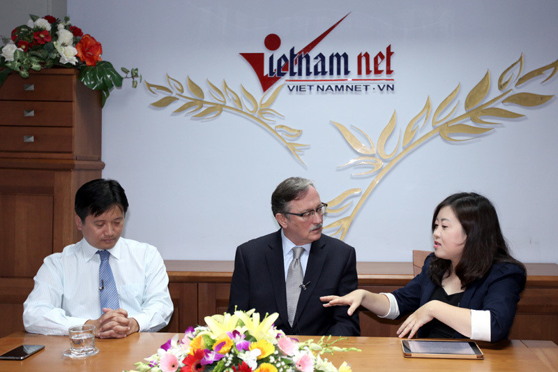 Việt Lâm trong một cuộc giao lưu trực tuyến - Ảnh HN cung cấp.