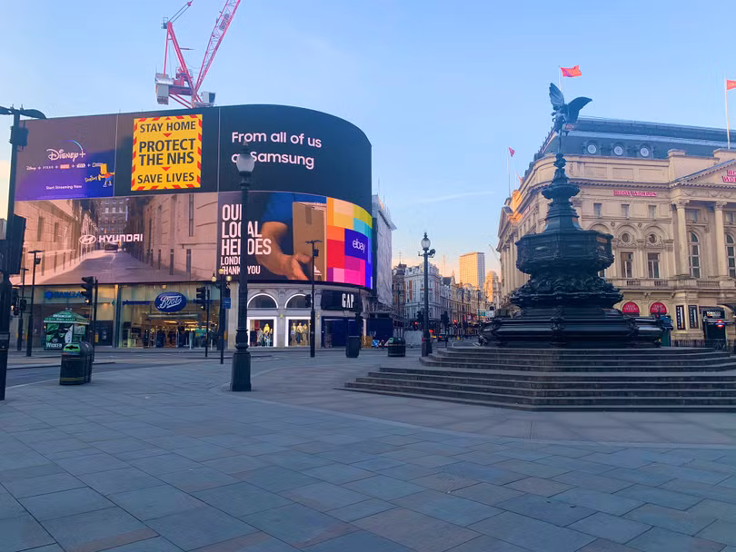 “Panic buying” tại siêu thị Walmart, tiểu bang Minnesota, nước Mỹ. Ảnh: Stewboy/Twitter. “Panic buying” tại siêu thị Walmart, tiểu bang Minnesota, nước Mỹ. Ảnh: Stewboy/Twitter.