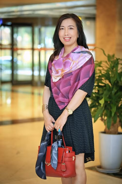 "Phải tìm hiểu về văn hóa, tôn giáo, những điều cấm kỵ để tránh khi tặng quà", Người phát ngôn Bộ Ngoại giao Việt Nam Lê Thị Thu Hằng.