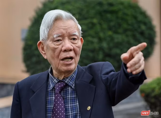 "Nguyễn Đình Hương – Người con của non sông đất nước". Ảnh Việt Dũng.