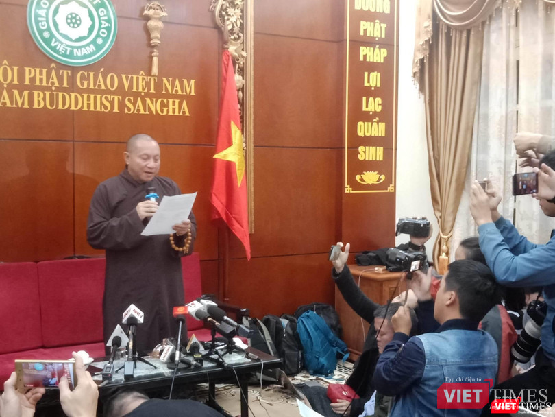 Hòa thượng Thích Gia Quang đọc kết luận của Ban thường trực Hội đồng Trị sự Giáo hội Phật Giáo Việt Nam khu vực phía Bắc