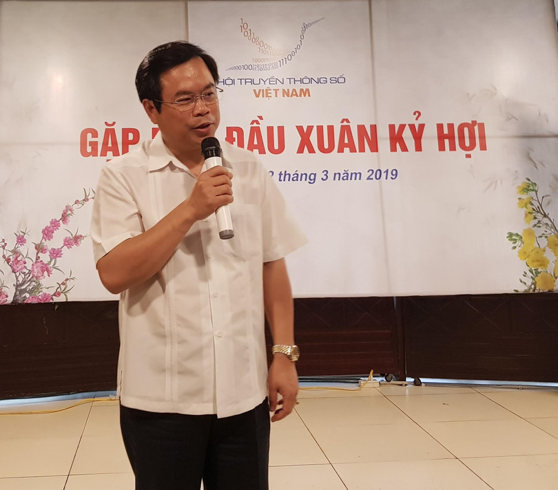 Ông Vương Quốc Thắng, Giám đốc Trung tâm Chuyển giao Tri thức và Hỗ trợ khởi nghiệp, Đại học Quốc gia Hà Nội phát biểu sau khi nhận Giấy chứng nhận hội viên mới. Ông Vương Quốc Thắng, Giám đốc Trung tâm Chuyển giao Tri thức và Hỗ trợ khởi nghiệp, Đại học Quốc gia Hà Nội phát biểu sau khi nhận Giấy chứng nhận hội viên mới.