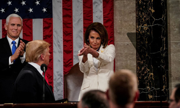 Bà Nancy Pelosi, chủ tịch Hạ viện Mỹ không ủng hộ luận tội Tổng thống D. Trump - Ảnh: REUTERS