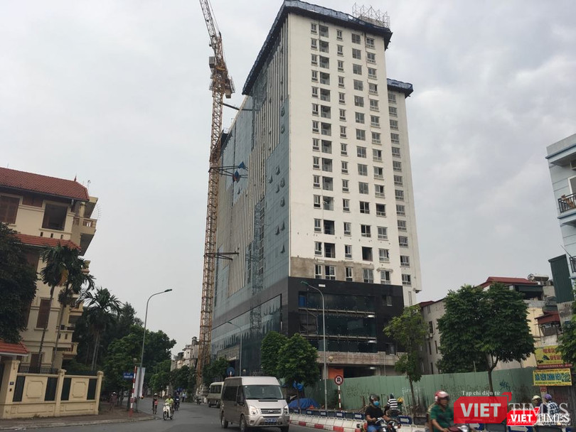 Công trình 8B Lê Trực (Ba Đình - Hà Nội) kéo dài gần 10 năm, trong đó, có gần 5 năm phát hiện sai phạm nhưng TP. Hà Nội vẫn loay hoay chưa xử lý dứt điểm được Công trình 8B Lê Trực (Ba Đình - Hà Nội) kéo dài gần 10 năm, trong đó, có gần 5 năm phát hiện sai phạm nhưng TP. Hà Nội vẫn loay hoay chưa xử lý dứt điểm được