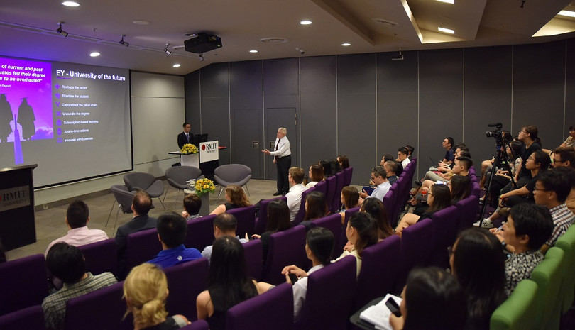 Phó chủ tịch Hội đồng Đại học RMIT (Úc) và các nhà tuyển dụng thảo luận về các xu hướng đang định hình thế giới việc làm tương lai.