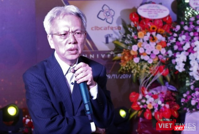 TS. Nguyễn Sĩ Dũng - nguyên Phó Chủ nhiệm Văn phòng Quốc hội. TS. Nguyễn Sĩ Dũng - nguyên Phó Chủ nhiệm Văn phòng Quốc hội.