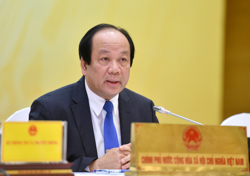 Bộ trưởng Mai Tiến Dũng trả lời câu hỏi của báo chí.